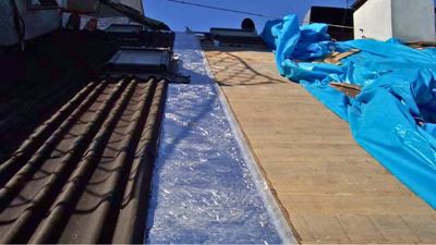 יישום בידוד רפלקטיבי בגגות במדריד עם פתרונות פולינום